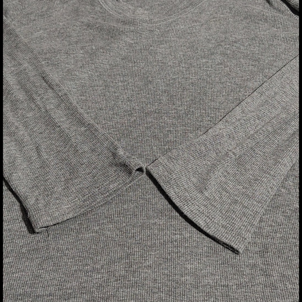 Neiman Marcus Ribbed Split Neck Top - image 6